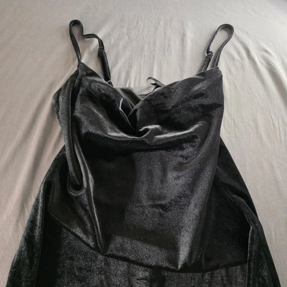 She + Sky elegant black